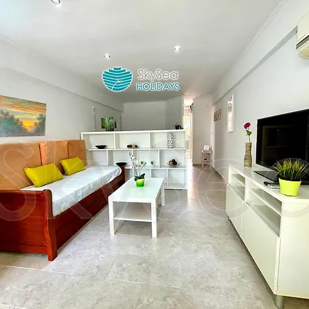 Skysea Holidays Centro Апартаменти *