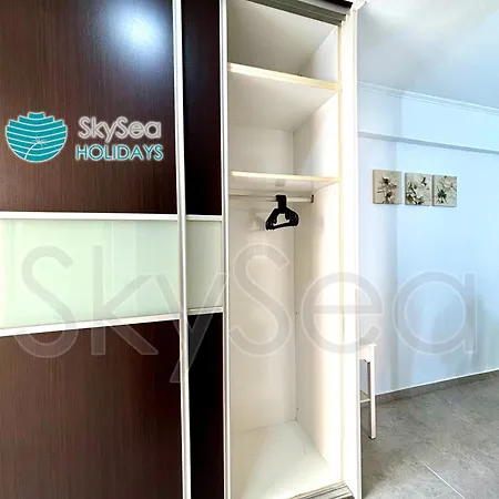 Skysea Holidays Centro Апартаменти *